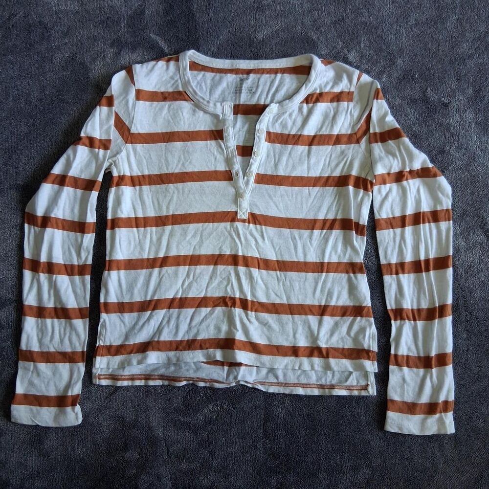 Aerie size small striped long sleeve 1/4 button up shirt